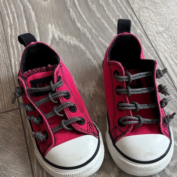 Converse Vibrant Fuchsia Kids Sneakers - Picture 1 of 6